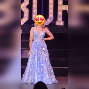 Sherri Hill size 2 blue formal dress